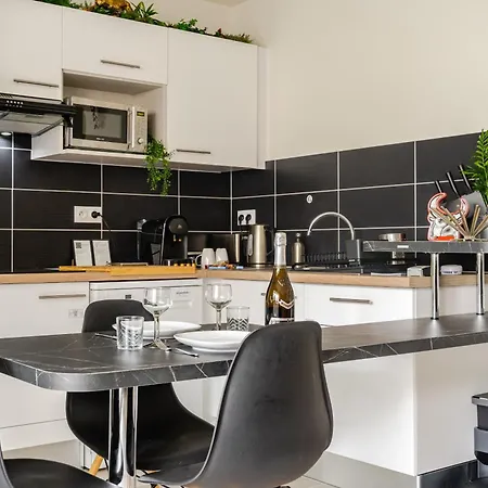 Apartment Paris I 77m Cosy Luxe I Near By Subway 11 & Airport